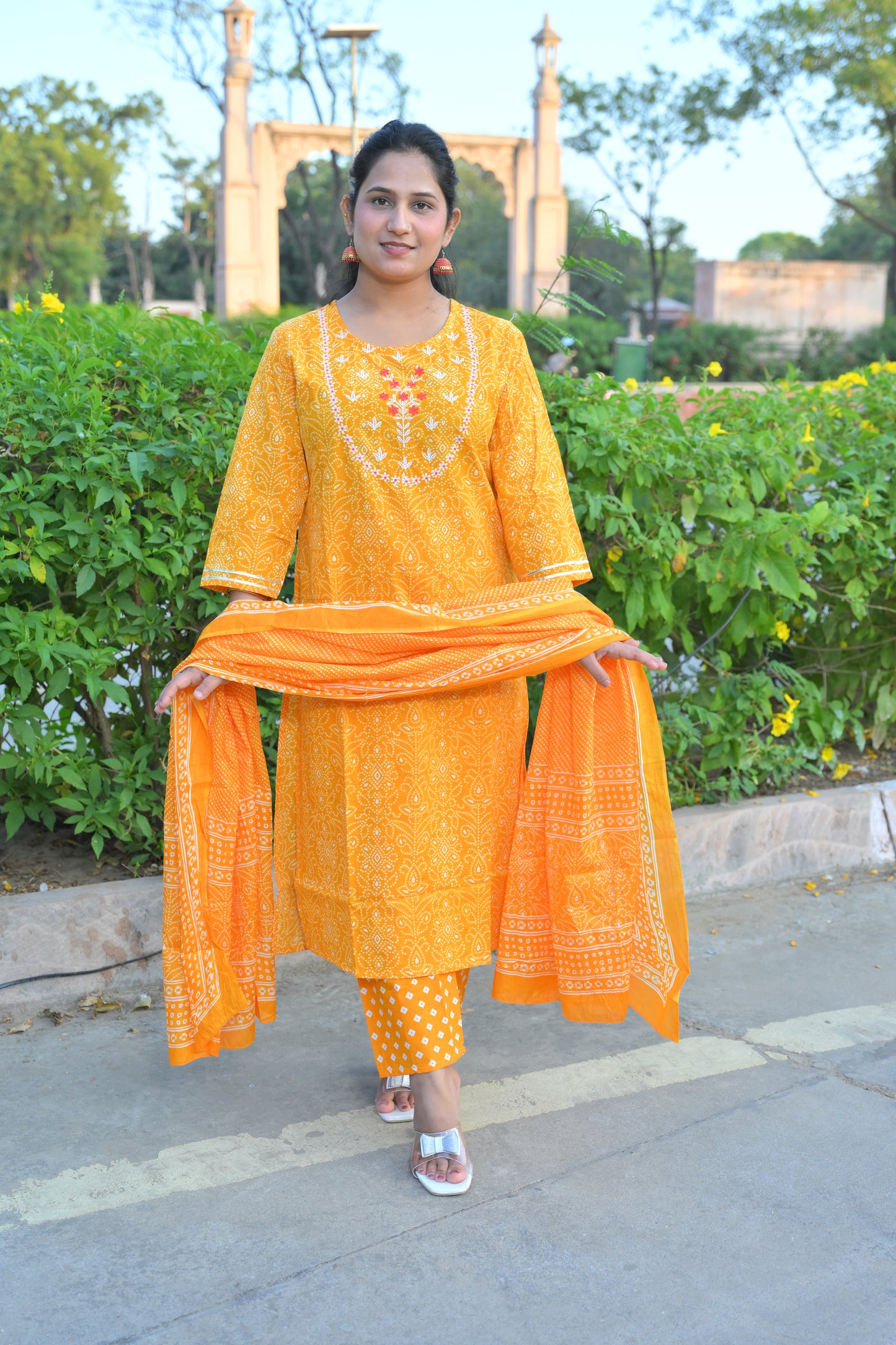 Bhandani Print Yollow Kurta Set With Embroidery